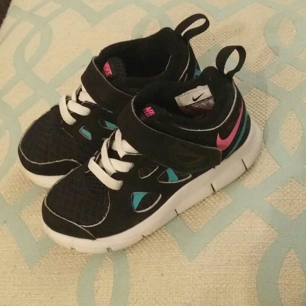 ❤Host Pick❤Nike Free Style Tennis Shoes!